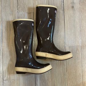 *NEW* XTRATUF Rain boots- salmon sisters edition